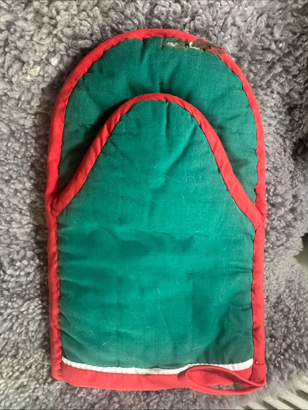 Christmas 🎄 Green Quilted Oven Mitt with Red Trim
